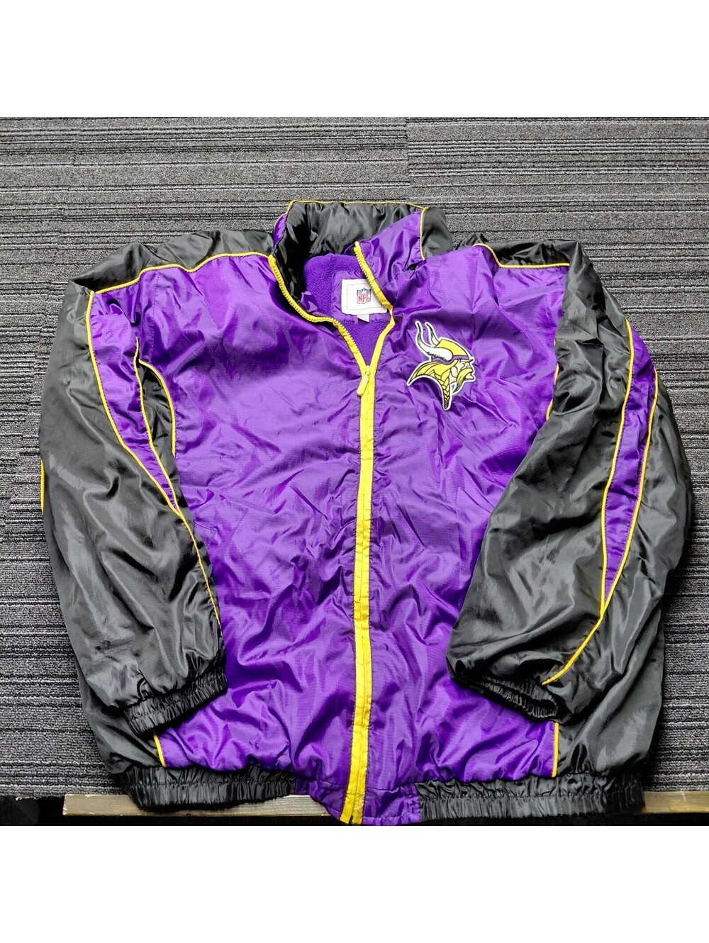 Minnesota Vikings Mens XL Purple Gray Full Zip Windbreaker Jacket NFL Football